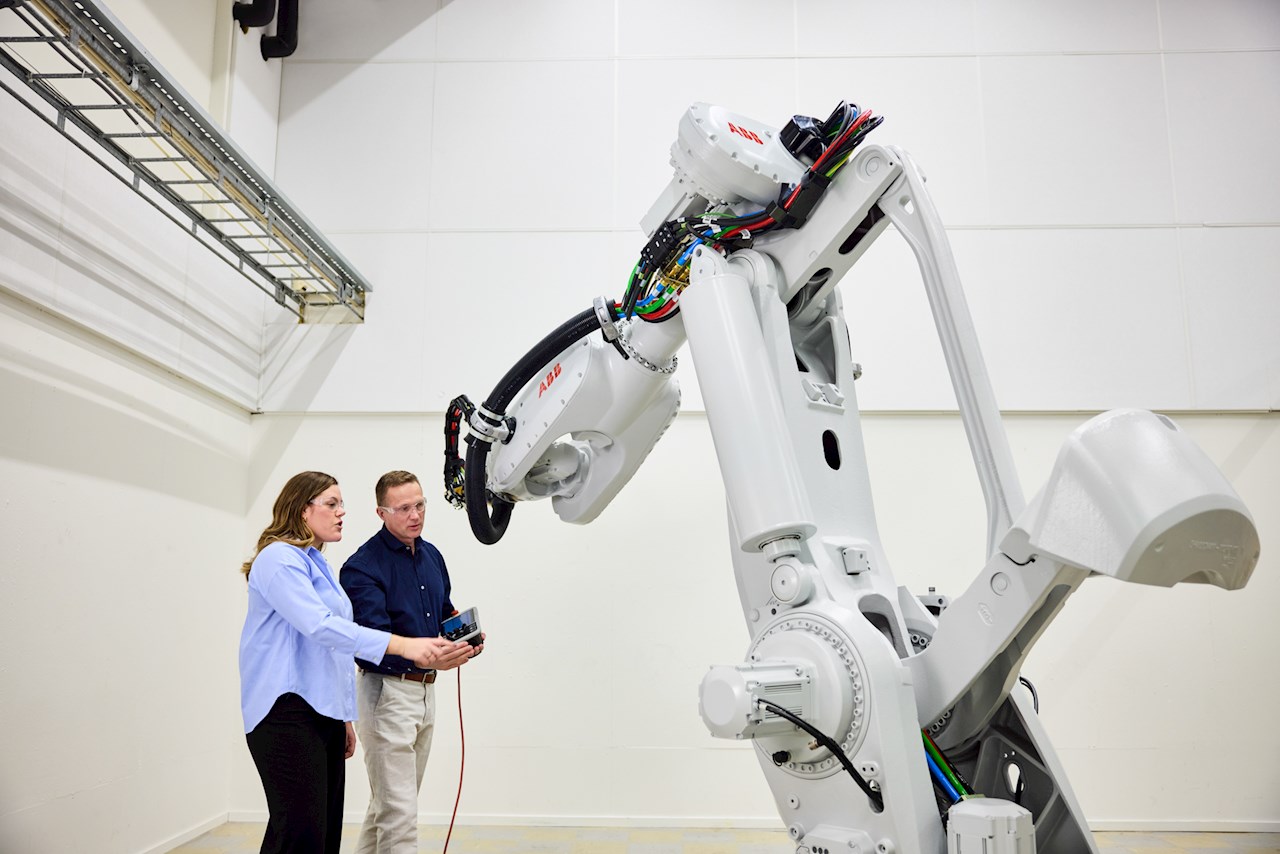 ABB expande su portfolio de robots modulares de gran tamaño